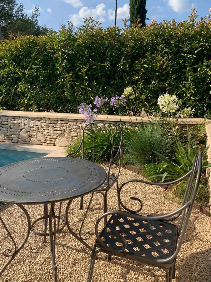 Le Cabanon De Livia Avec Piscine Privee Villa Cucuron Exterior photo